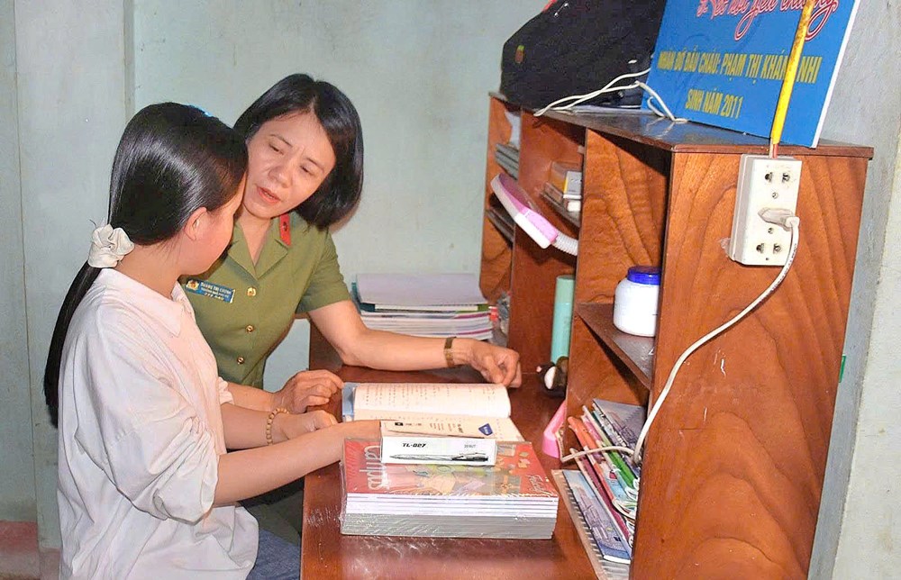 Những “mẹ đỡ đầu” trong màu áo Công an và hành trình nâng bước những ước mơ xanh - ảnh 1