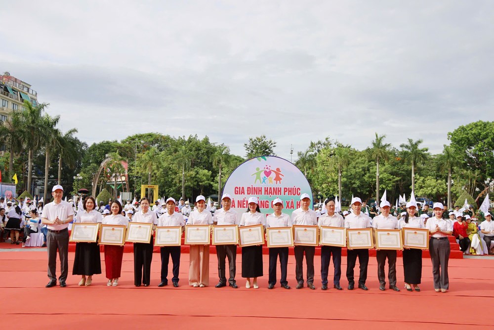 Thanh Hóa lan tỏa thông điệp yêu thương, xây dựng gia đình hạnh phúc trong thời đại mới - ảnh 4