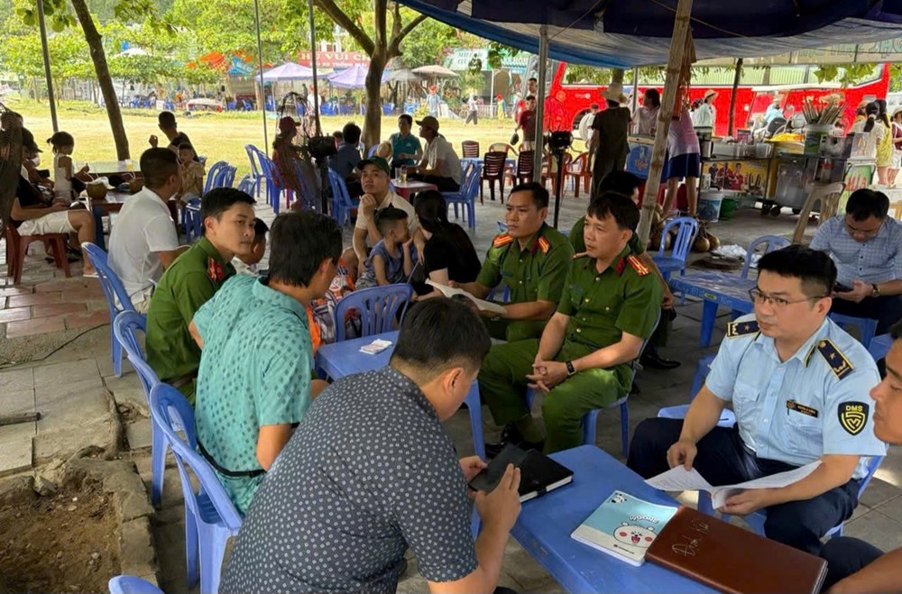 Xử phạt bãi xe bị tố thu tiền trái quy định ở Sầm Sơn, tiếp tục làm rõ hành vi gây phiền hà du khách - ảnh 1