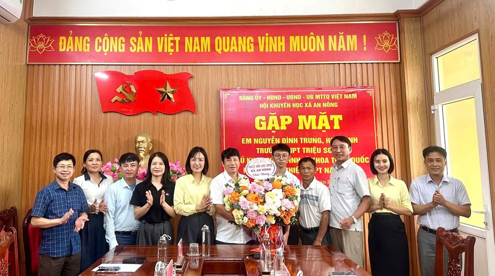 Chàng trai xứ Thanh đạt 38,25 điểm, thủ khoa toàn tỉnh: “Bố mẹ chính là người truyền cảm hứng lớn nhất“ - ảnh 3