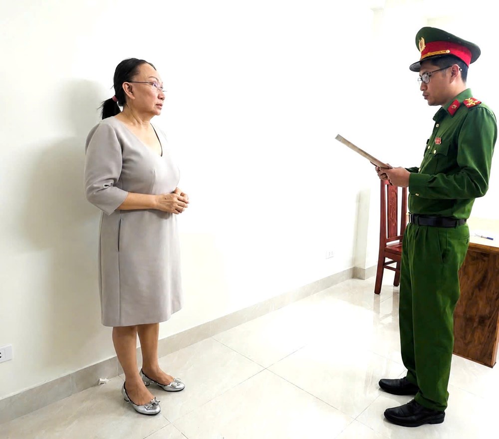 Khởi tố thêm 4 bị can trong đại án buôn lậu kim cương 1.500 tỉ đồng - ảnh 1