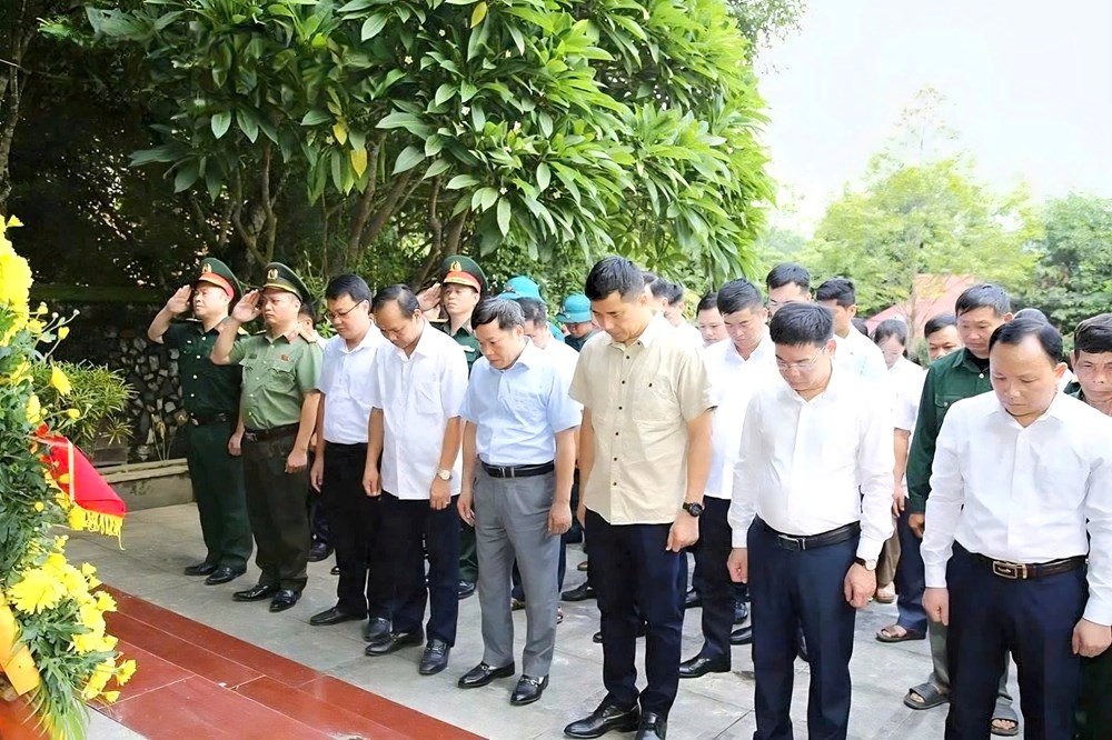 Hang Co Phương - nơi 11 dân công hoả tuyến hóa thành bất tử - ảnh 1