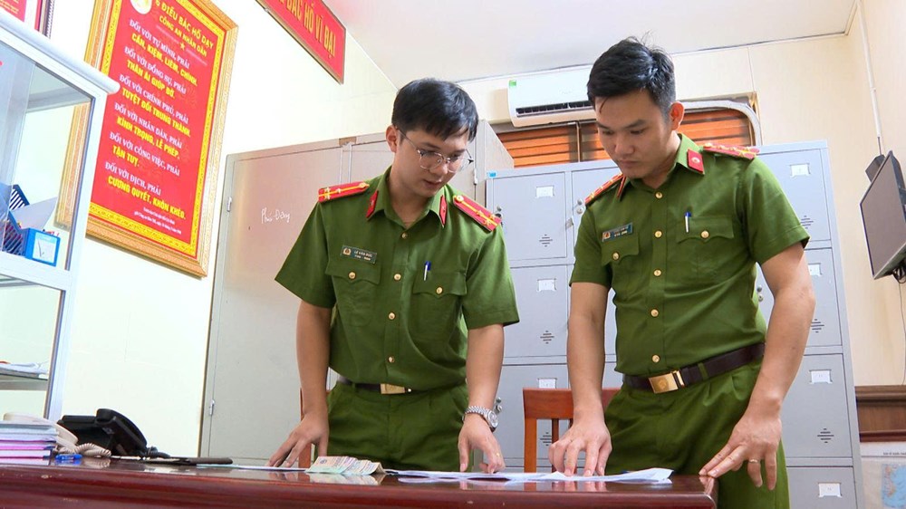 Giả va quệt giao thông để cưỡng đoạt tiền - ảnh 2