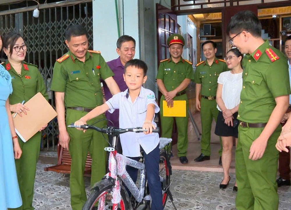 Những việc làm nhỏ, lan tỏa tinh thần gần dân của Công an Thanh Hóa - ảnh 3