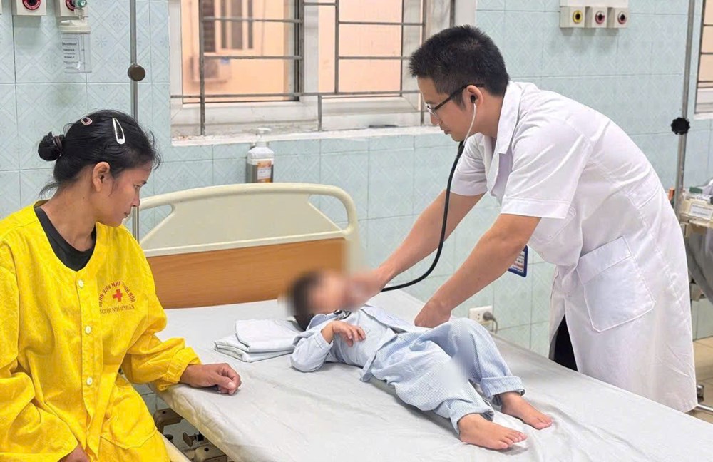 Bé trai 42 tháng tuổi nhiều lần tím tái được phẫu thuật tứ chứng Fallot nặng - ảnh 2