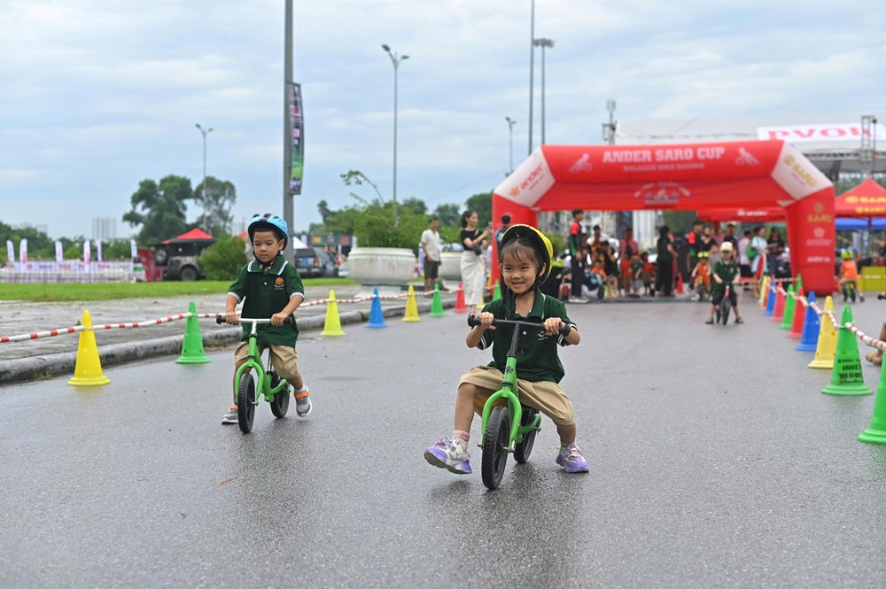 Đường đua Gymkhana nóng lên tại Quảng trường Hàm Rồng - ảnh 4