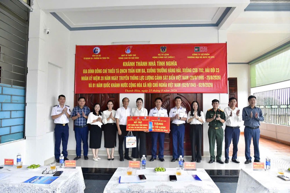 Cảnh sát biển trao nhà tình nghĩa cho quân nhân có hoàn cảnh khó khăn - ảnh 1