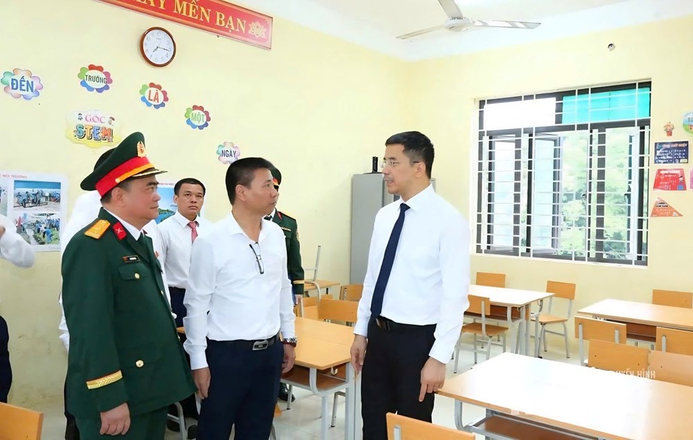 Ngày khai giảng đặc biệt ở những ngôi trường mới vùng biên Thanh Hóa - ảnh 2