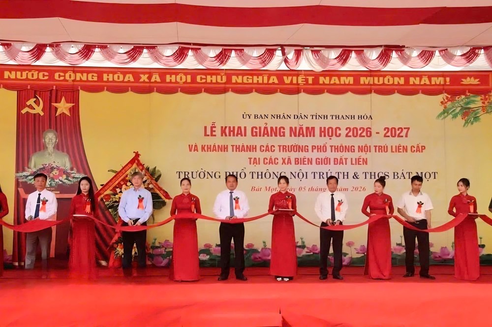 Ngày khai giảng đặc biệt ở những ngôi trường mới vùng biên Thanh Hóa - ảnh 5