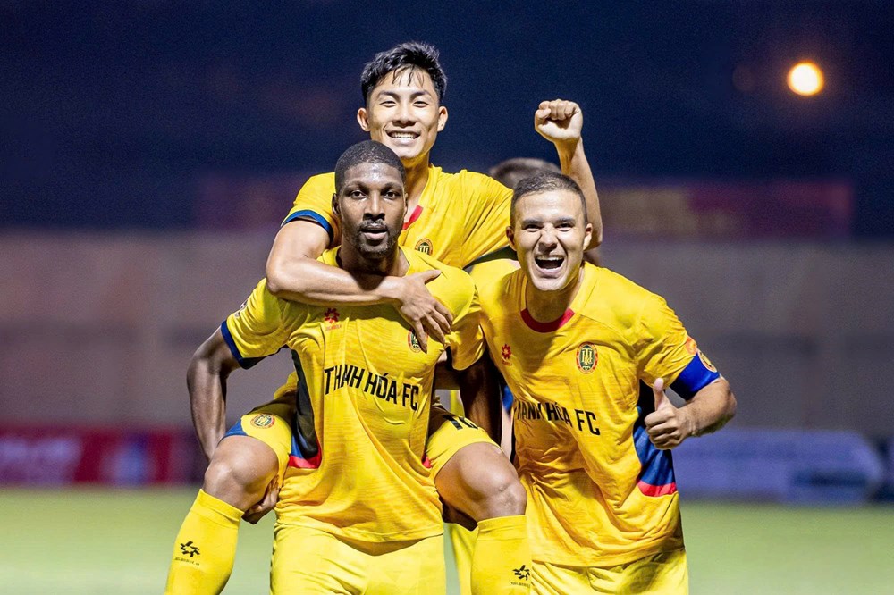 Thanh Hóa ‘cháy hàng’ 5.000 áo đấu sau 2 trận V-League - ảnh 1