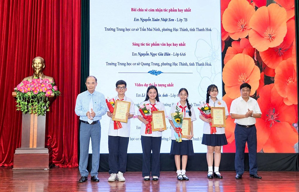 Thanh Hóa trao giải Đại sứ Văn hóa đọc, phát động cuộc thi viết về quê hương - ảnh 3