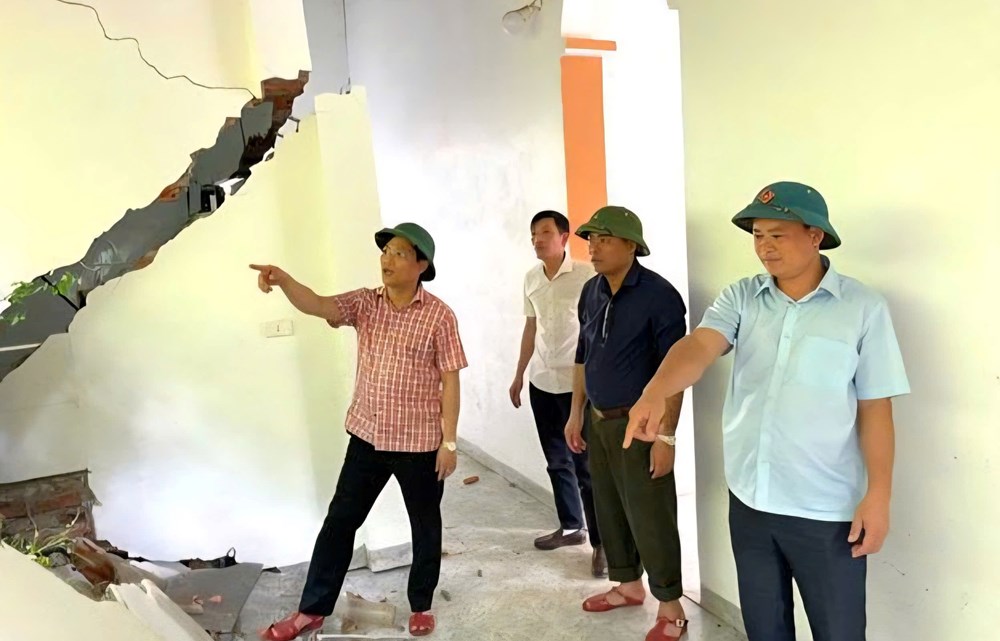 Sạt lở nghiêm trọng, Thanh Hóa công bố tình huống khẩn cấp - ảnh 1
