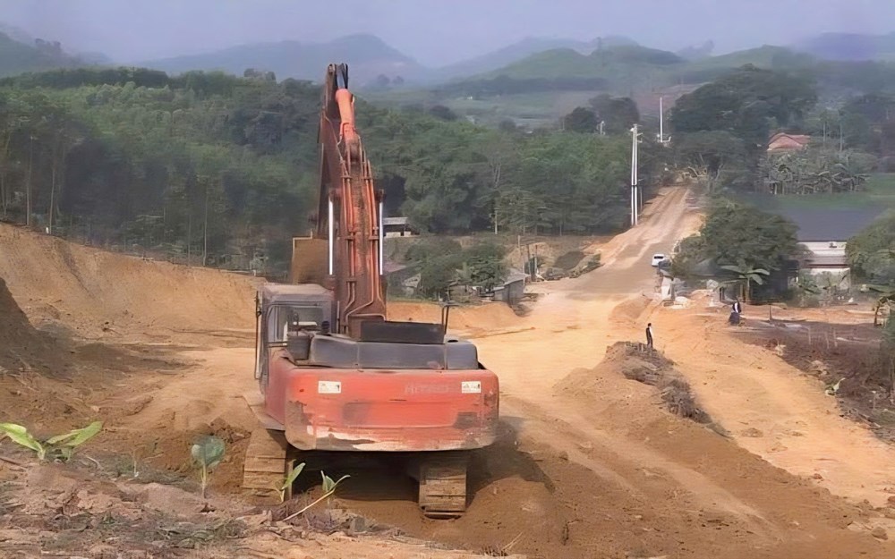 Thanh Hóa chấn chỉnh việc đổ thải, siết trách nhiệm chính quyền cấp xã - ảnh 1