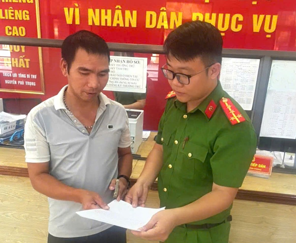 Nhận 220 triệu đồng chuyển nhầm, người đàn ông ở Thanh Hóa lập tức báo công an - ảnh 1