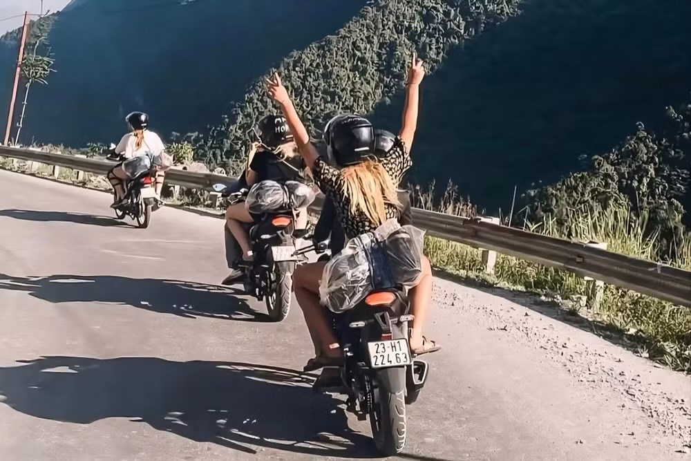 Siết quản lý tour mô tô tại Cao nguyên đá Đồng Văn - ảnh 2