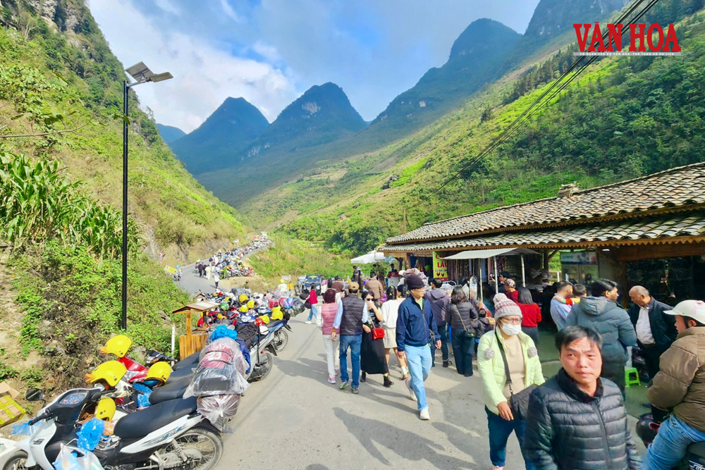 Vùng cao Tuyên Quang kín phòng dịp nghỉ lễ - ảnh 4