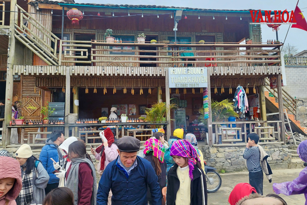 Vùng cao Tuyên Quang kín phòng dịp nghỉ lễ - ảnh 2