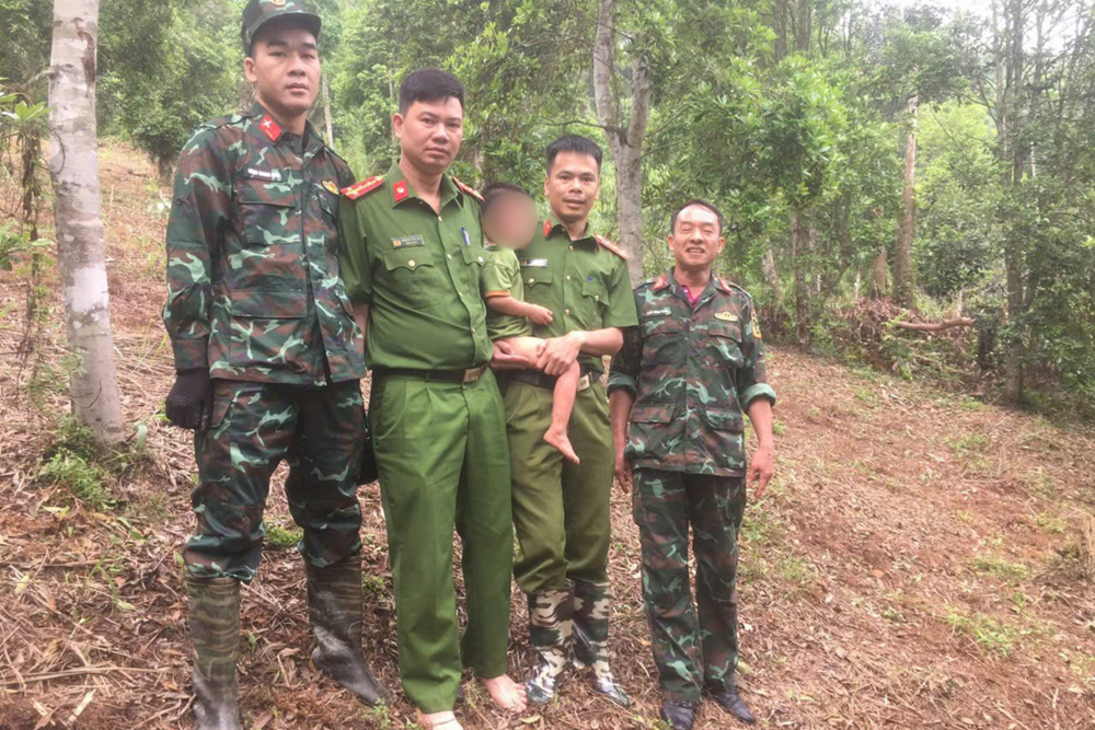 Xuyên đêm tìm kiếm bé trai 3 tuổi đi lạc ở Thái Nguyên - ảnh 1