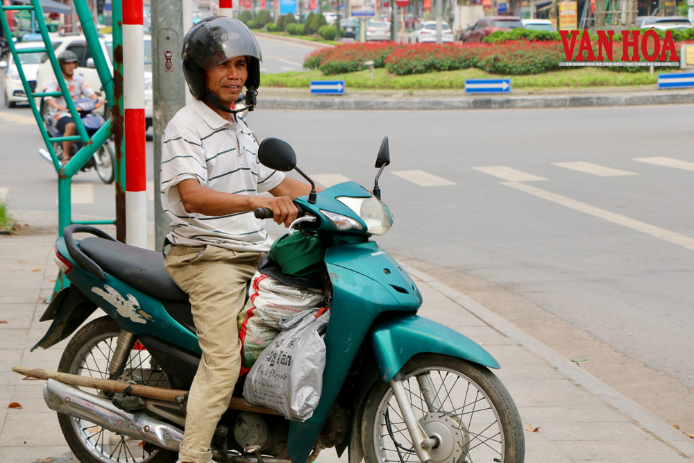 Phận đời lặng lẽ mưu sinh dịp nghỉ lễ ở “chợ người” tại Thái Nguyên - ảnh 3