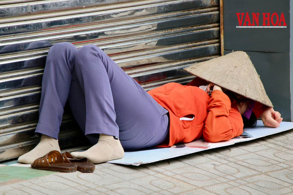 Phận đời lặng lẽ mưu sinh dịp nghỉ lễ ở “chợ người” tại Thái Nguyên - ảnh 4