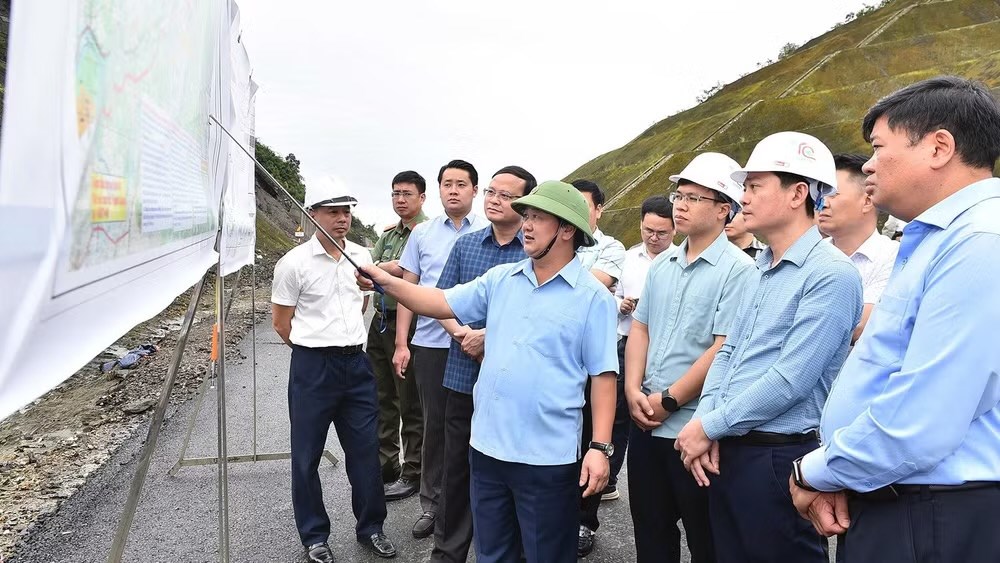 Công nhân làm xuyên lễ trên cao tốc nghìn tỉ đồng mở lối vùng cao Tuyên Quang - ảnh 5