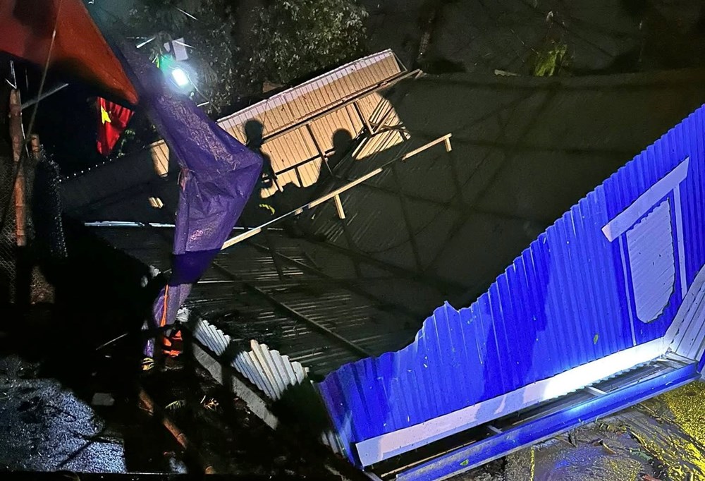 Mưa đá xuất hiện, dông lốc gây thiệt hại tài sản tại Thái Nguyên - ảnh 3