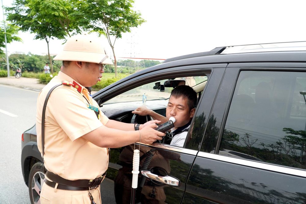 Tuyên Quang xử lý gần 1.200 trường hợp vi phạm giao thông dịp lễ - ảnh 1
