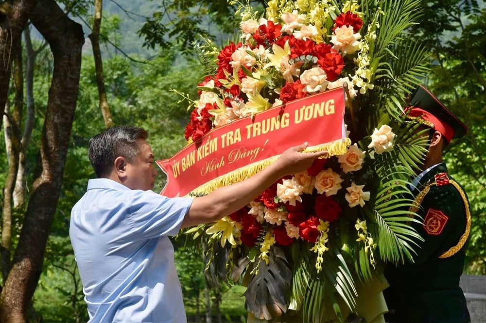 UBKT Trung ương dâng hương tưởng niệm Chủ tịch Hồ Chí Minh tại ATK Định Hóa - ảnh 1