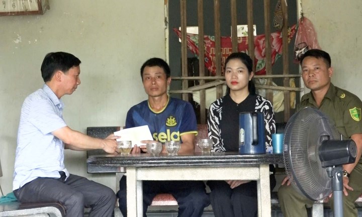 Hé lộ quá khứ của người mẹ trong vụ cháu bé 4 tuổi bị bạo hành đến tử vong - ảnh 2