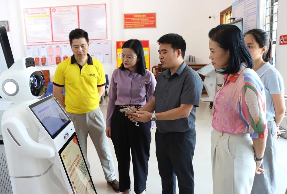 Thái Nguyên đưa robot AI vào phục vụ hành chính công - ảnh 1
