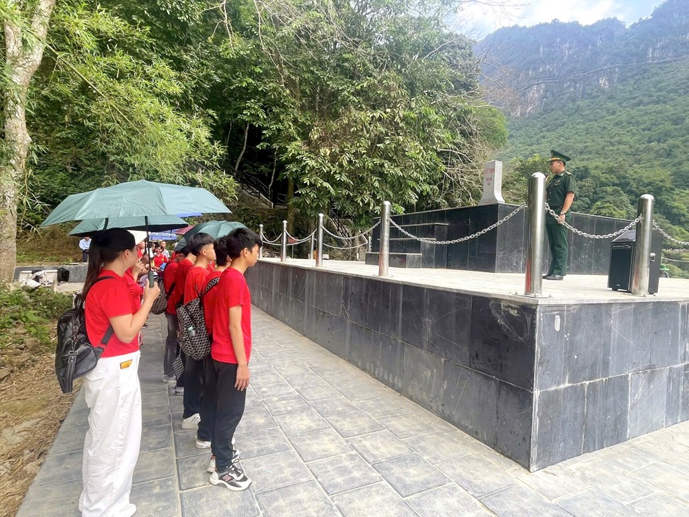 Nâng cao ý thức bảo vệ đường biên cho học sinh vùng cao - ảnh 1