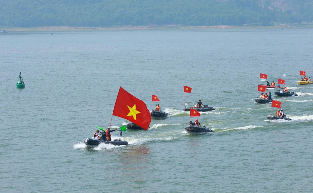 Mãn nhãn màn trình diễn thể thao nước tại hồ Núi Cốc - ảnh 3