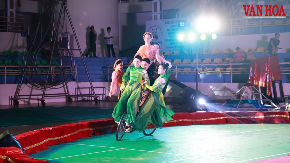Gala xiếc hút khán giả nhí ở Thái Nguyên - ảnh 1