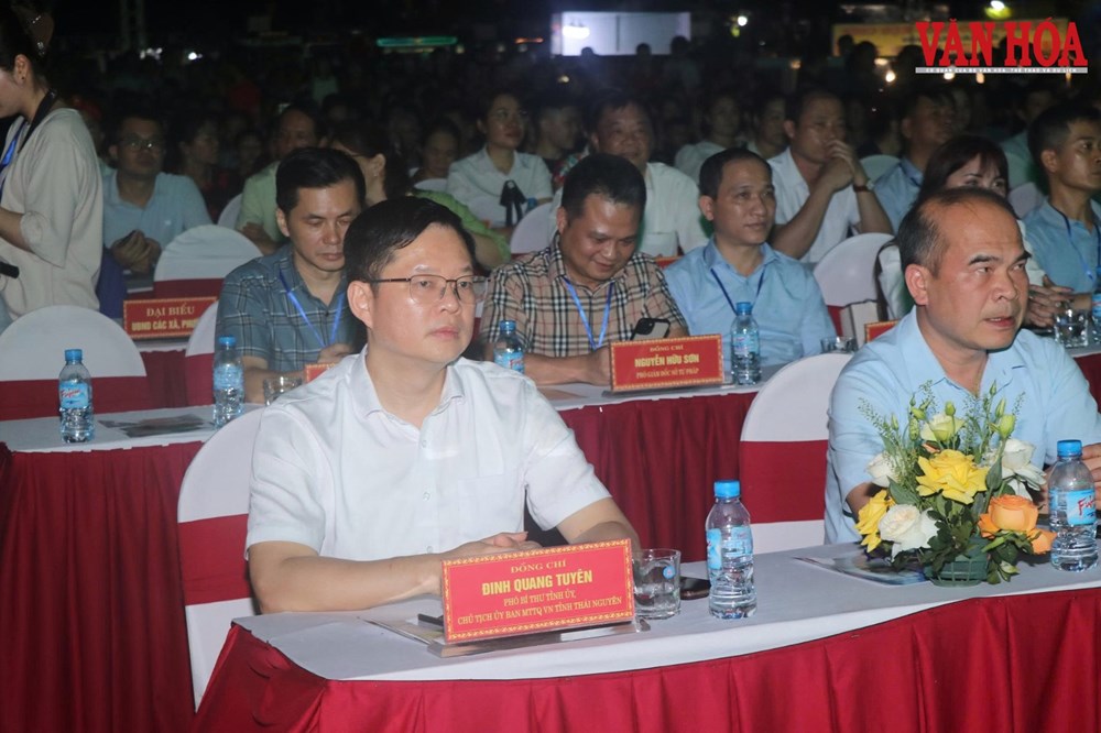 Đêm diễn ngân vang sắc màu di sản giữa đại ngàn Ba Bể - ảnh 2