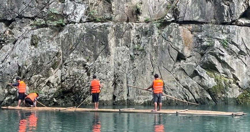 Tìm thấy thi thể nam sinh bị đuối nước trên dòng sông Nho Quế - ảnh 1