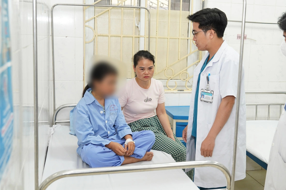 Học sinh bị đánh hội đồng phải nhập viện - ảnh 2