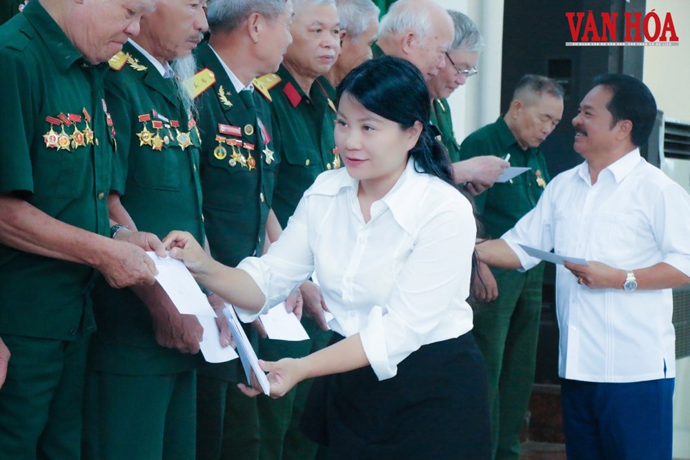 Tiếp lửa truyền thống tình hữu nghị Việt - Lào  - ảnh 6