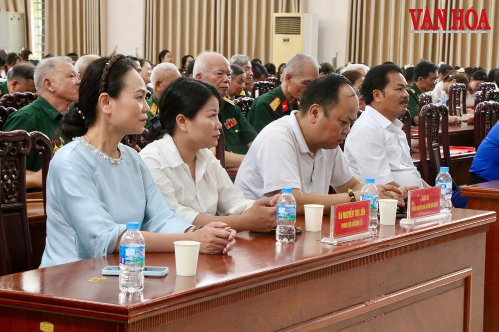 Tiếp lửa truyền thống tình hữu nghị Việt - Lào  - ảnh 2