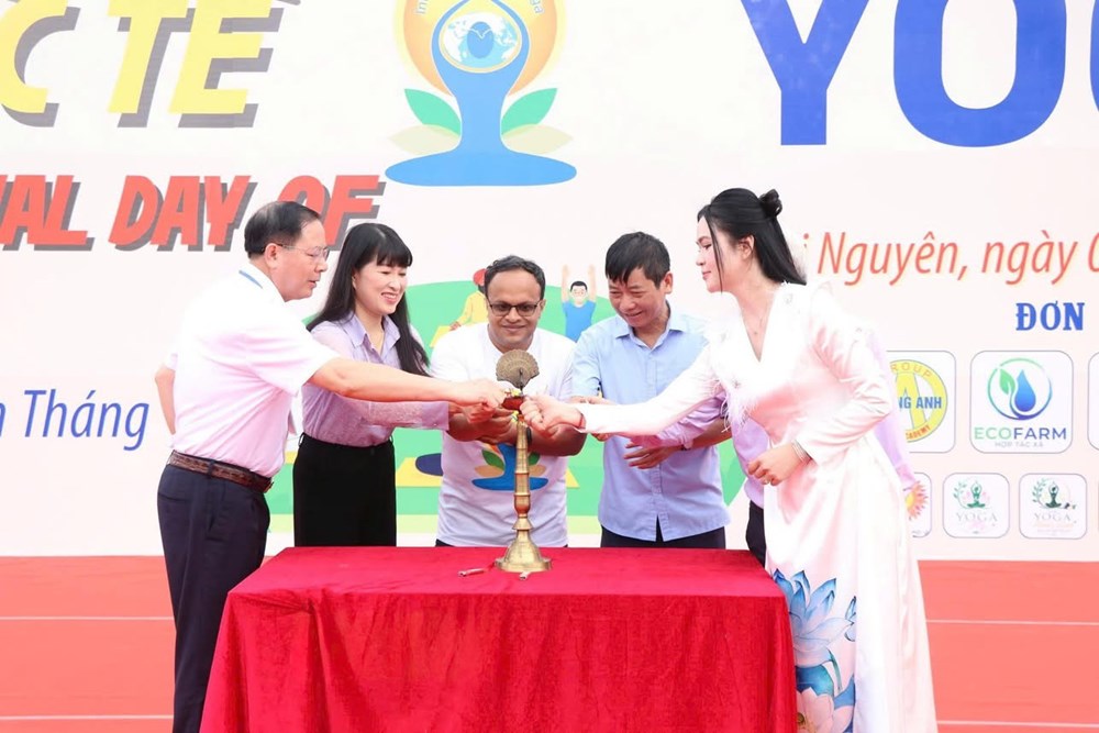 Ấn tượng màn đồng diễn yoga quy mô lớn tại Thái Nguyên - ảnh 2
