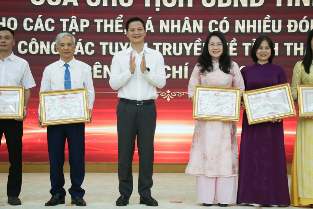 Phóng viên Báo Văn Hóa nhận Bằng khen của Chủ tịch UBND tỉnh Thái Nguyên - ảnh 2