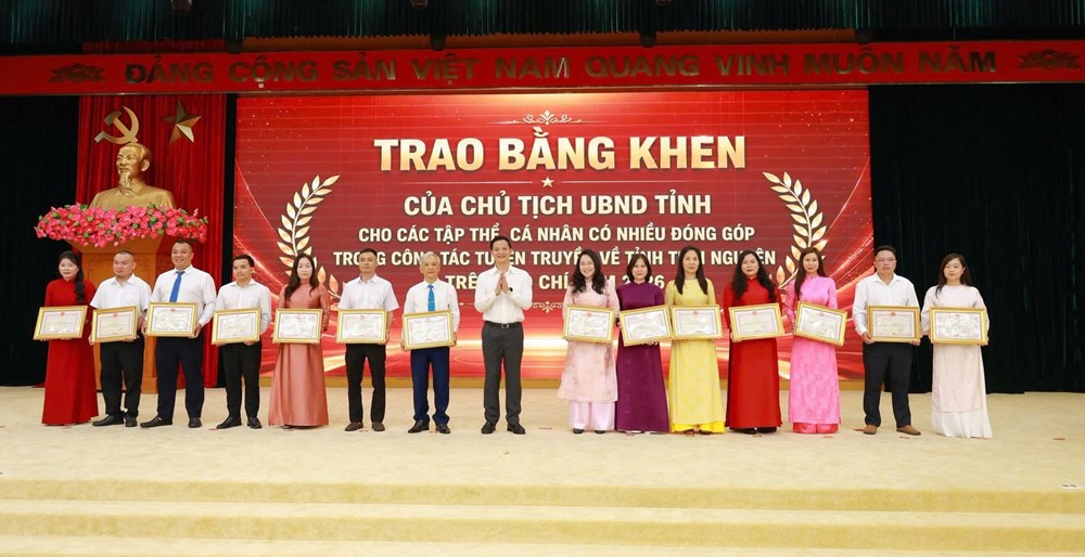 Phóng viên Báo Văn Hóa nhận Bằng khen của Chủ tịch UBND tỉnh Thái Nguyên - ảnh 1