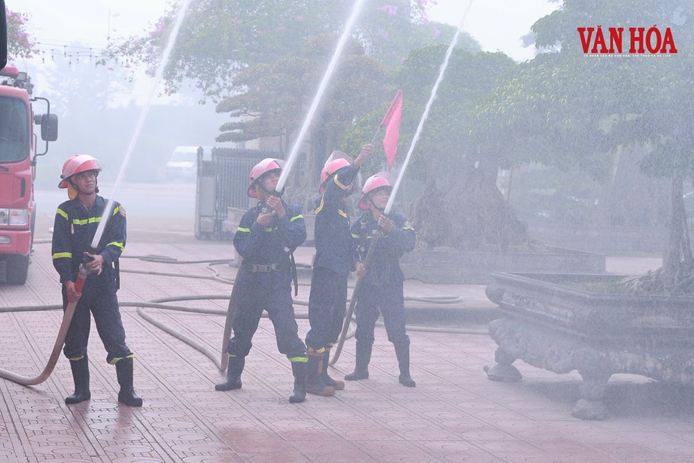 Thái Nguyên diễn tập xử lý tình huống cháy tại trung tâm thương mại - ảnh 1