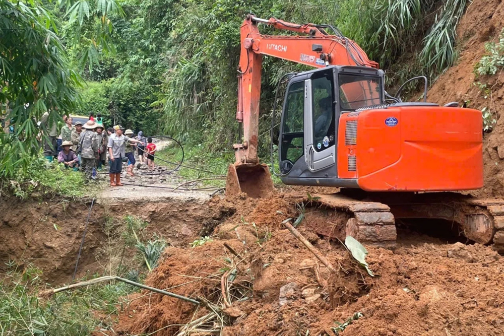 Đường vào điểm du lịch vùng cao Thái Nguyên tan hoang sau mưa lũ - ảnh 1