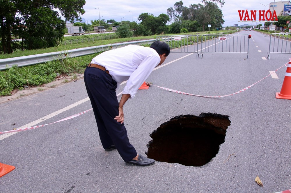 Cận cảnh hố sụt lớn án ngữ giữa lòng đường ở Thái Nguyên - ảnh 6