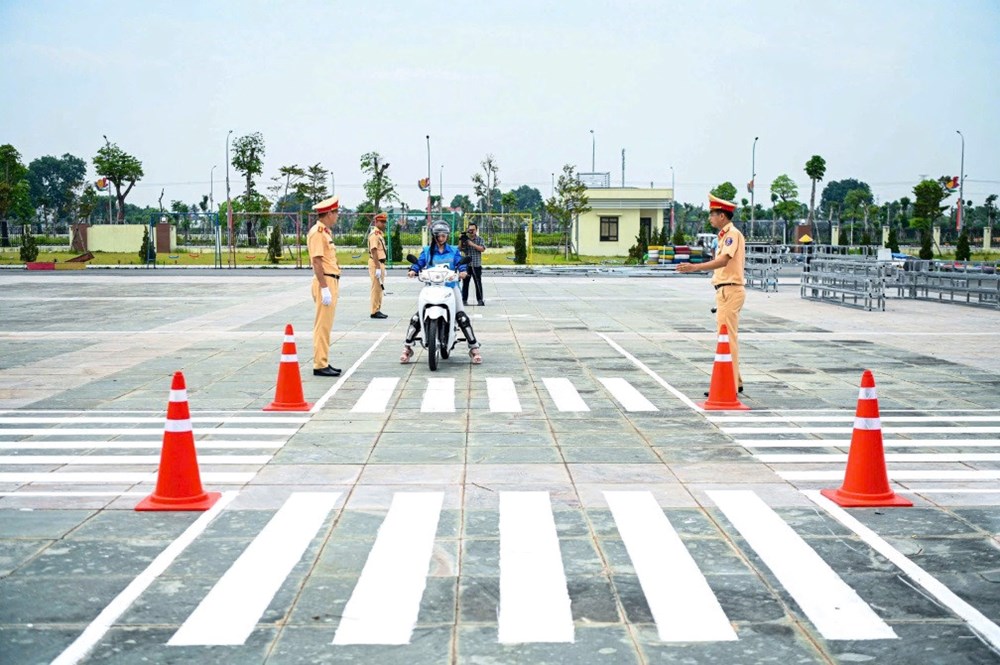Thái Nguyên lan tỏa văn hóa giao thông từ kỹ năng lái xe an toàn - ảnh 2