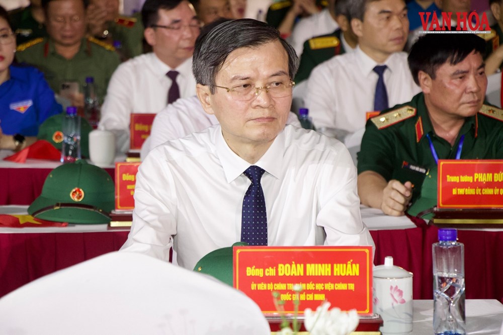 Cầu truyền hình “Sao sáng dẫn đường” kết nối hành trình tri ân Liệt sĩ tại Tuyên Quang - ảnh 2