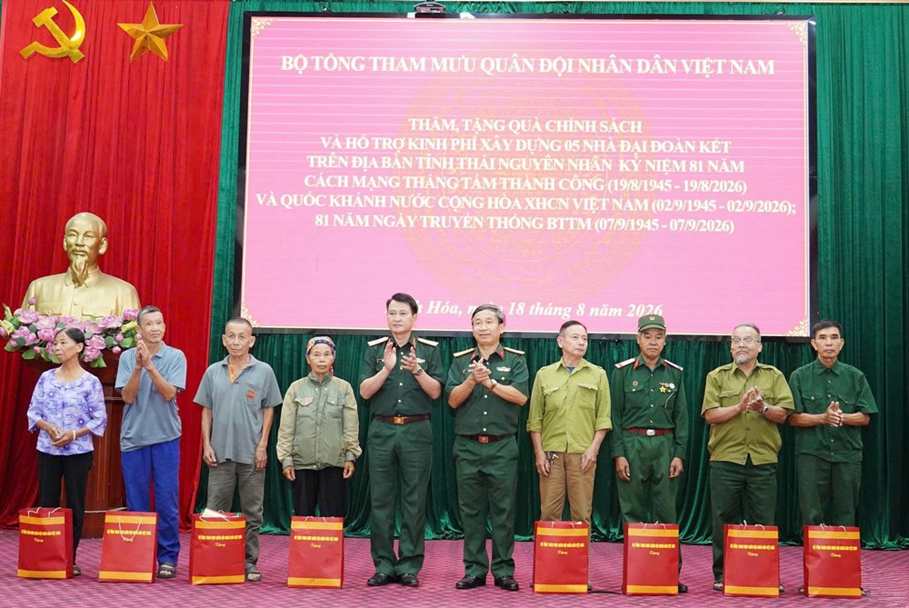Nghĩa tình Tháng Tám lịch sử tại vùng căn cứ ATK Định Hóa - ảnh 2