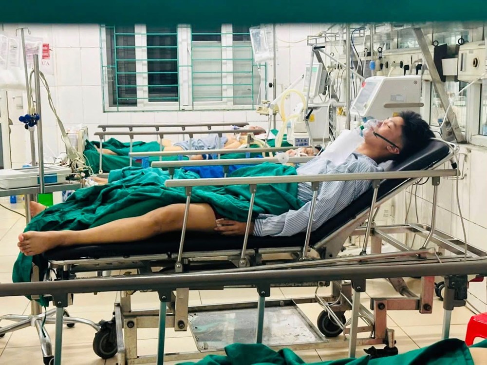 Kịp thời cứu 3 chiến sĩ bị ngạt khí khi chữa cháy rừng ở Tuyên Quang - ảnh 1