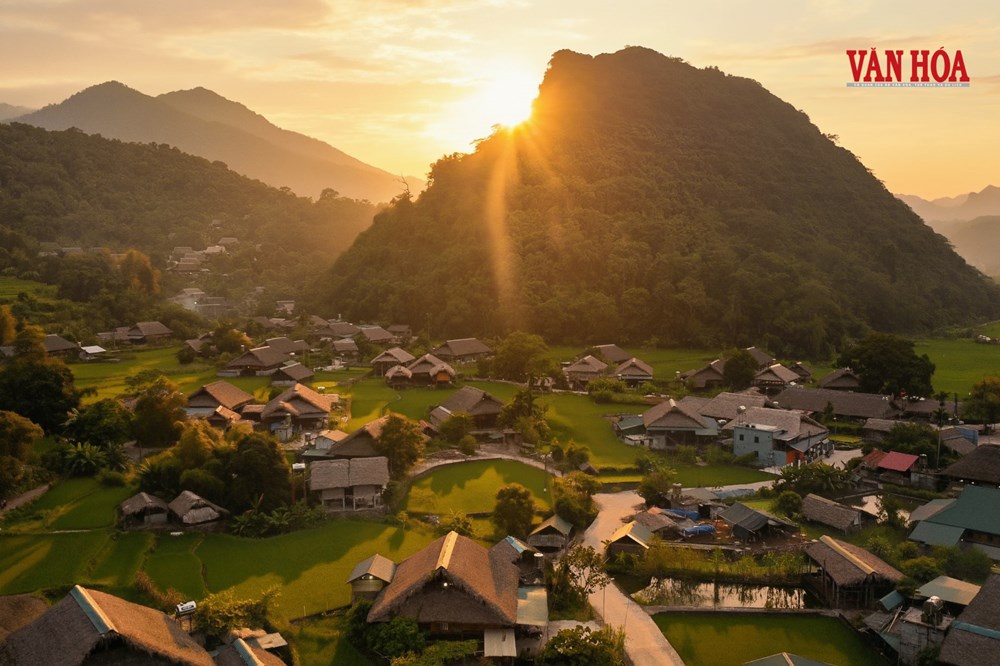Về thôn Tha “nghe” khói nếp kể chuyện bản Tày 800 năm tuổi - ảnh 1