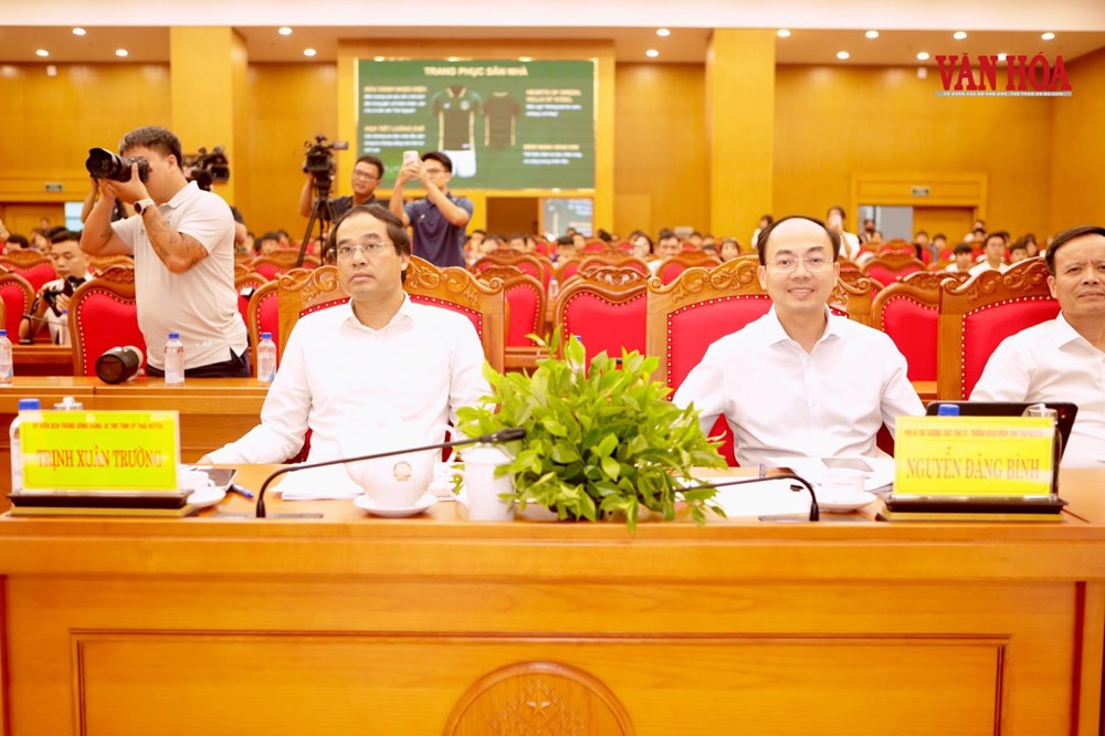 FC Thái Nguyên nhận cam kết tài trợ hơn 115 tỉ đồng trong ngày ra mắt - ảnh 1